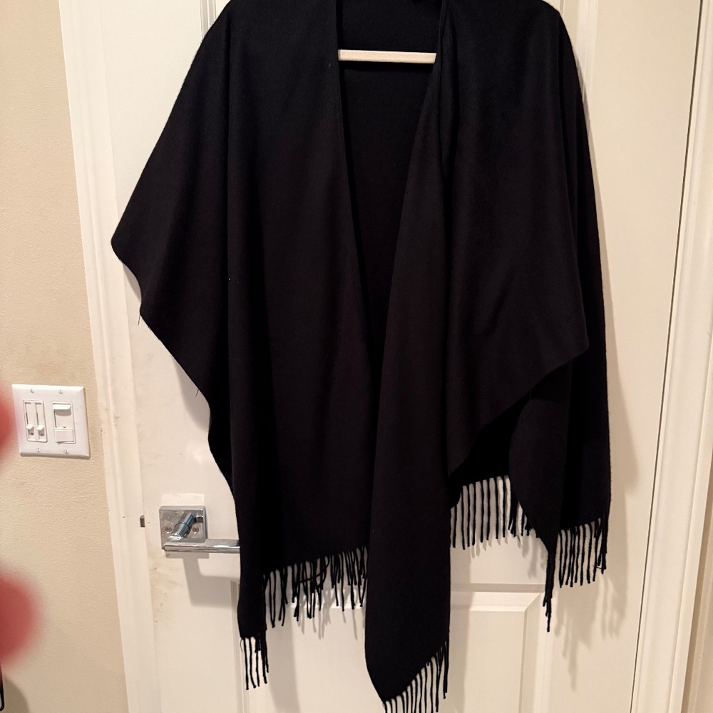 Hundred percent Kashmir cape